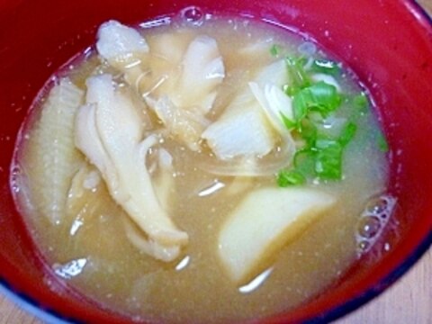 *今日のお味噌汁*舞茸・長芋・玉ねぎ